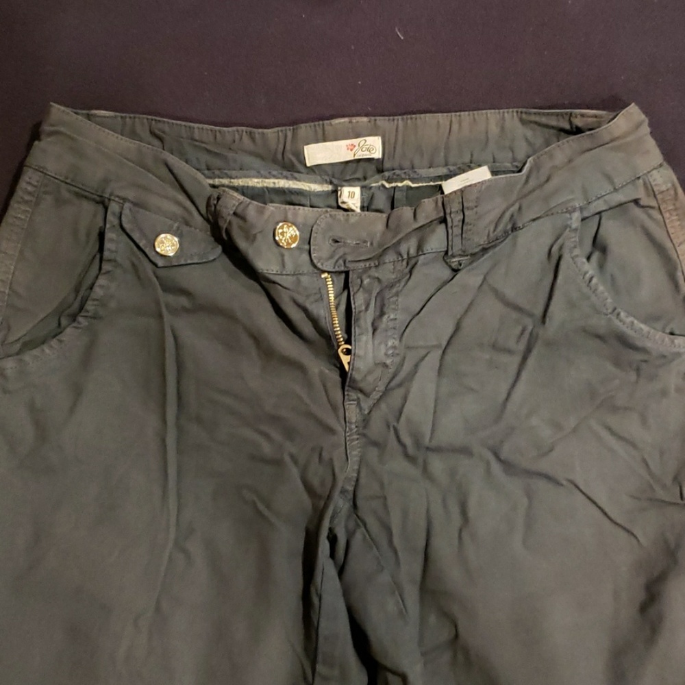 Distressed Bermuda shorts